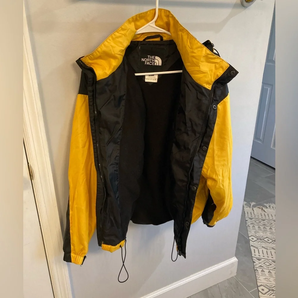 The North Face 1990 Mountain Jacket Yellow men’s medium